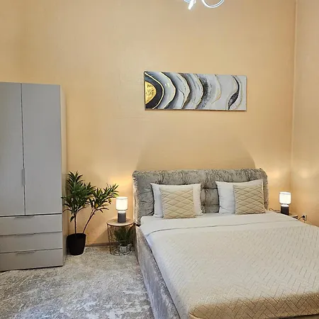 Apartment Europeyskaya *